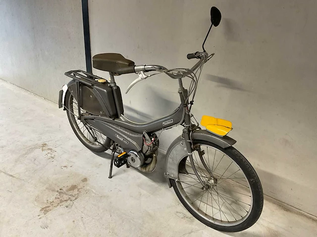 Kaptein mobylette oldtimer brommer - afbeelding 7 van  24