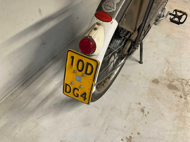 Kaptein mobylette oldtimer brommer - afbeelding 15 van  24