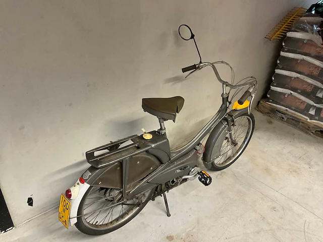 Kaptein mobylette oldtimer brommer - afbeelding 16 van  24