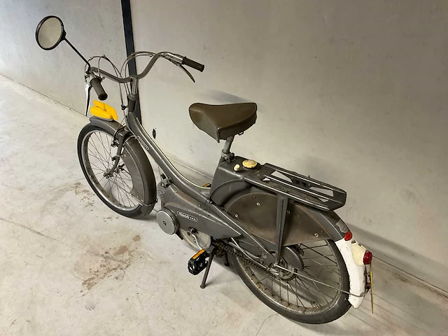 Kaptein mobylette oldtimer brommer - afbeelding 18 van  24