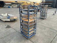 Kar met 10 hondjes - afbeelding 4 van  10