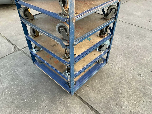 Kar met 10 hondjes - afbeelding 5 van  10