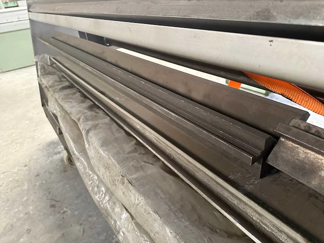 Kar met kantbank gereedschap - afbeelding 5 van  8