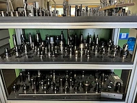 Kar met machinetoebehoren - afbeelding 7 van  8
