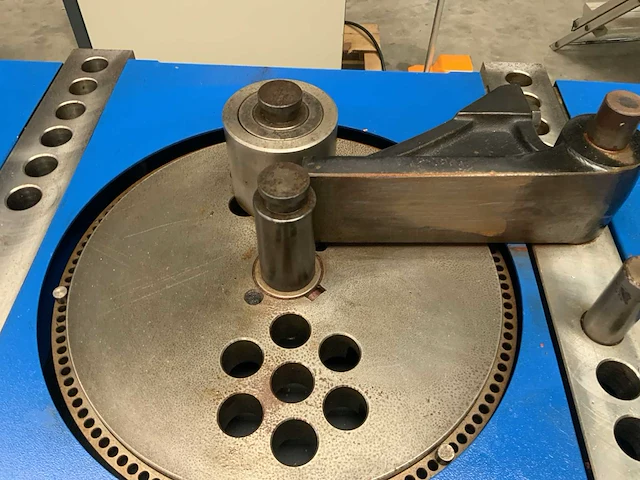 Karbend omach db36 rebar bender betonijzer buigmachine - afbeelding 6 van  9