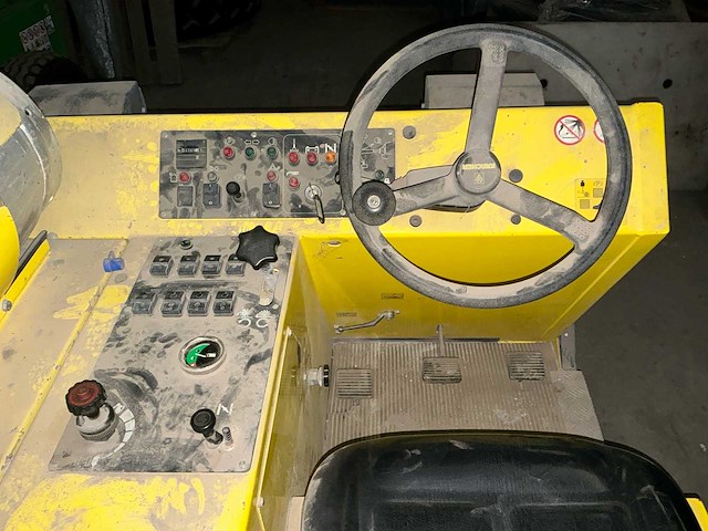 Kärcher - 2003 - kmr 1700-b lpg - zelfrijdende veegmachine - afbeelding 11 van  14