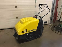 Karcher 750 ksm zelfrijdende veegmachine - afbeelding 1 van  9