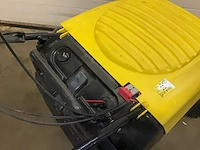 Karcher 750 ksm zelfrijdende veegmachine - afbeelding 6 van  9
