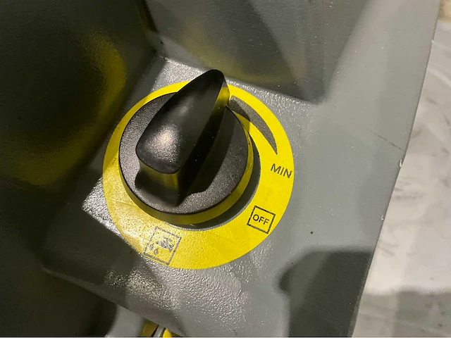 Karcher b 60 w bp zelfrijdende schrobmachine - afbeelding 2 van  12