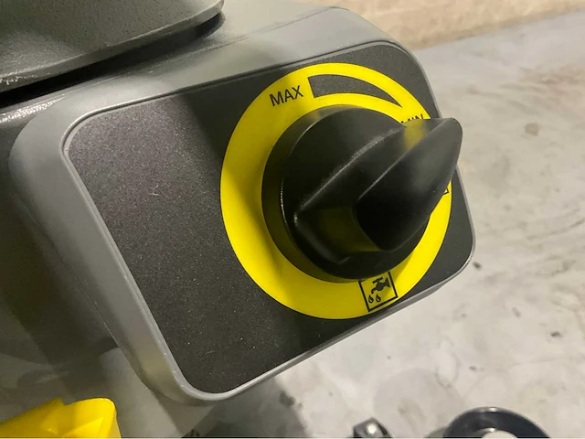 Karcher bd 43/25 c bp pack zelfrijdende schrobmachine - afbeelding 3 van  13