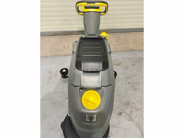 Karcher bd 43/25 c bp pack zelfrijdende schrobmachine - afbeelding 11 van  13
