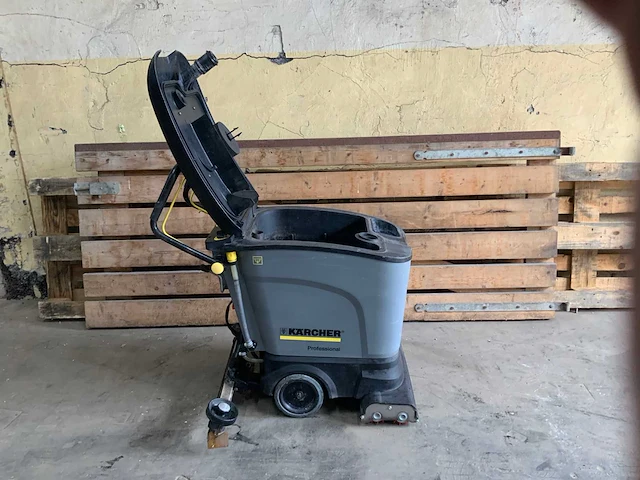 Kärcher br 40/25 c zelfrijdende schrob- zuigmachine - afbeelding 9 van  10