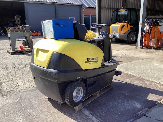 Kärcher km 100/100 r zelfrijdende veegmachine - afbeelding 9 van  15