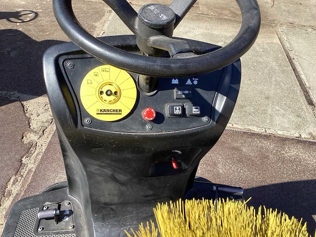 Kärcher km 100/100 r zelfrijdende veegmachine - afbeelding 14 van  15