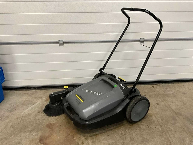 Karcher km 70/20 c veegmachine - afbeelding 1 van  5