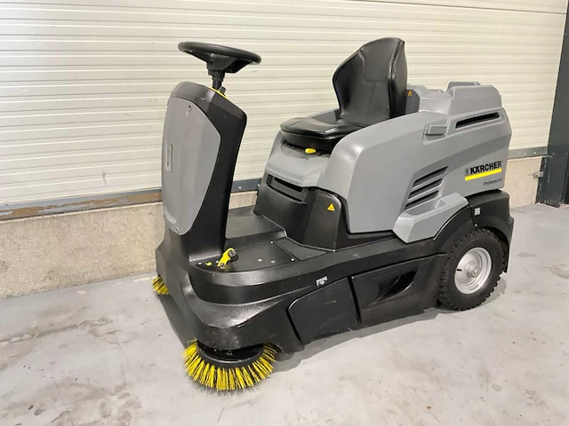 Karcher km 90/60 r bp opzit veeg/zuigmachine dubbele borstels - afbeelding 1 van  16