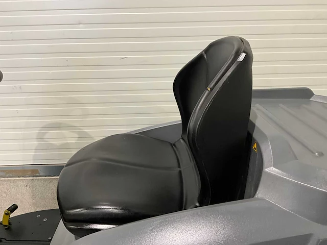 Karcher km 90/60 r bp opzit veeg/zuigmachine dubbele borstels - afbeelding 16 van  16