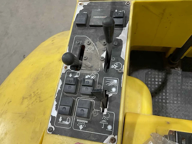 Kärcher kmr 1250 veegmachine - afbeelding 6 van  16