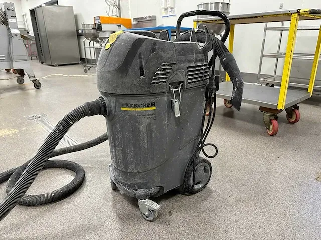 Kärcher professional - compact 65/1 - industriële stofzuiger - afbeelding 1 van  2