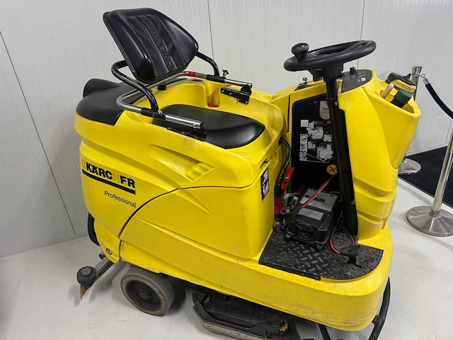 Kärcher professional b140r vloerreiniger - afbeelding 1 van  15