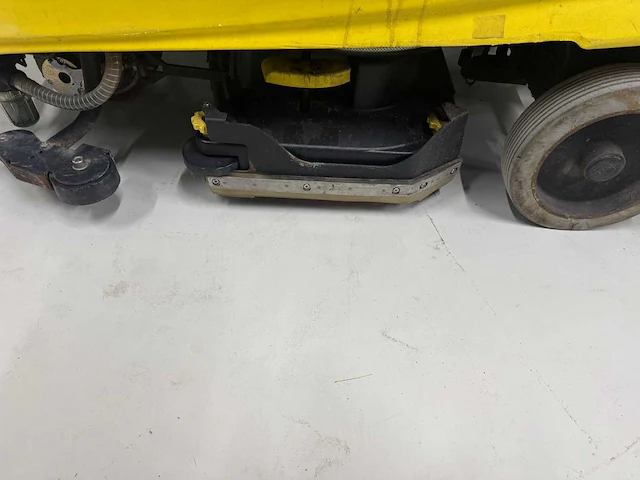 Kärcher professional b140r vloerreiniger - afbeelding 14 van  15