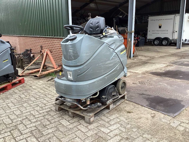 Kärcher professional b140r vloerreiniger - afbeelding 1 van  12