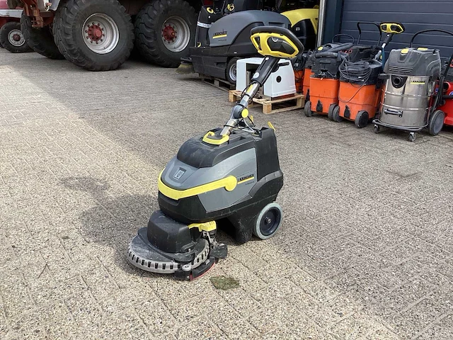Kärcher professional bd 38/12 c vloerreiniger - afbeelding 1 van  8