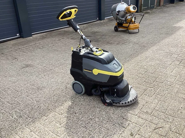 Kärcher professional bd 38/12 c vloerreiniger - afbeelding 2 van  8