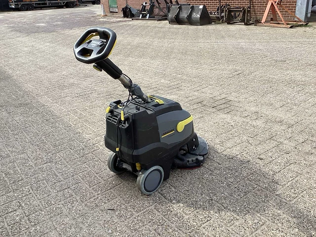 Kärcher professional bd 38/12 c vloerreiniger - afbeelding 3 van  8