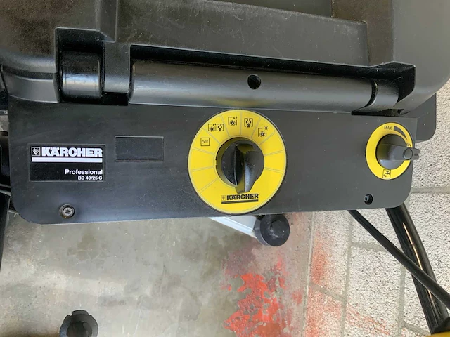 Kärcher professional bd 40/25 c zelfrijdende schrobmachine - afbeelding 11 van  15