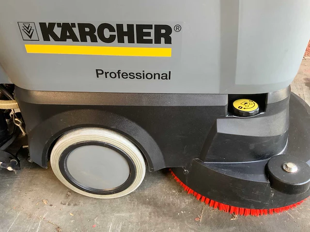 Kärcher professional bd 40/25 c zelfrijdende schrobmachine - afbeelding 14 van  15