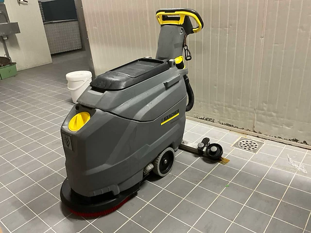Karcher proffesional bd 43/35c vloerreiniger - afbeelding 1 van  11