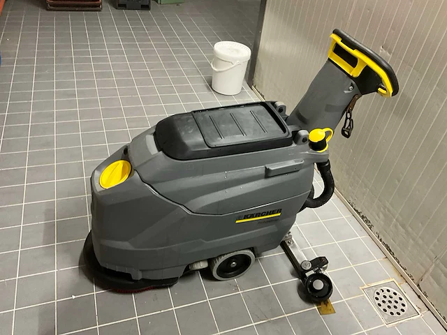 Karcher proffesional bd 43/35c vloerreiniger - afbeelding 6 van  11