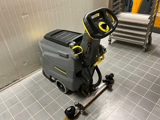 Karcher proffesional bd 43/35c vloerreiniger - afbeelding 9 van  11
