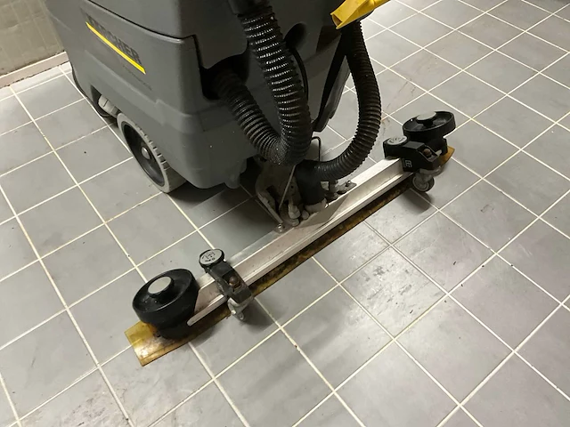 Karcher proffesional bd 43/35c vloerreiniger - afbeelding 11 van  11