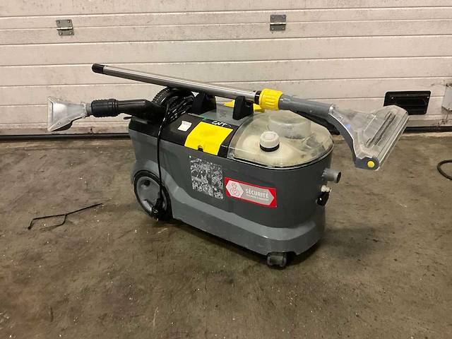 Karcher puzzi 10/2 industriële tapijtreiniger - afbeelding 2 van  6