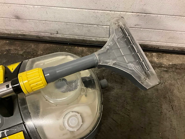 Karcher puzzi 10/2 industriële tapijtreiniger - afbeelding 5 van  6