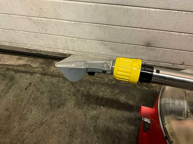Karcher puzzi 10/2 industriële tapijtreiniger - afbeelding 4 van  7