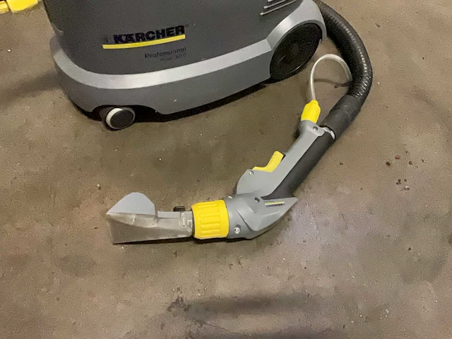 Karcher puzzi 8/1 c tapijtreiniger - afbeelding 3 van  5