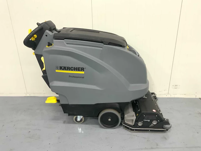 Karcher schrobmachine zelfrijdend - afbeelding 11 van  13