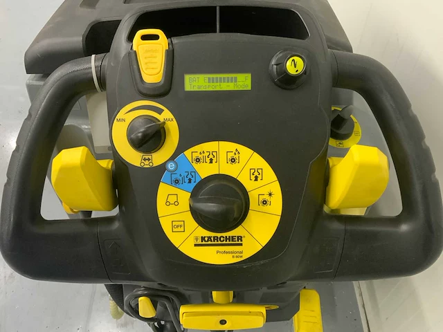 Karcher schrobmachine zelfrijdend - afbeelding 13 van  13