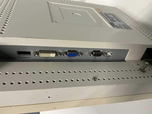 Karl storz - 200905 19 - touch screen monitor - afbeelding 2 van  3