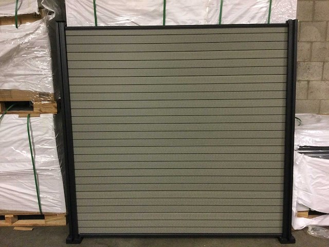 Karo - 21.0019 - 6 schermen(9 losse planken), 6 palen. - afbeelding 3 van  3