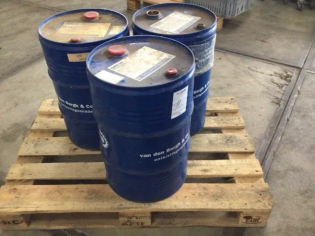 Karol db ontkistingsolie, beton ontkistingsmiddel (3x 60 liter) - afbeelding 1 van  2