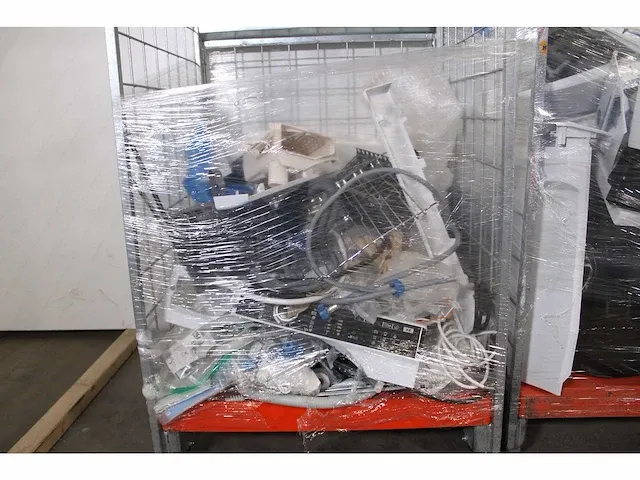 Karren met onderdelen wasmachines / drogers / vaatwassers - afbeelding 2 van  10