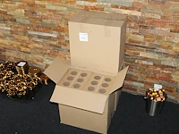 Kartonnen bier draag traytjes in 3 dozen. ca. 900 stuks. - afbeelding 1 van  2
