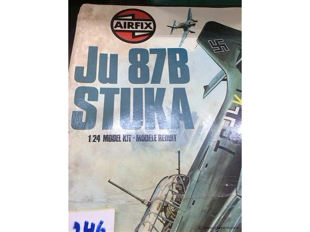 Kartonnen reclame airfix - afbeelding 2 van  2
