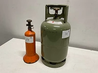 Karweifles en gasfles - afbeelding 2 van  2