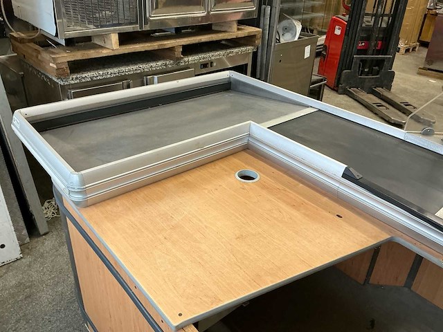 Kassa inrichting / lopende band - afbeelding 9 van  10