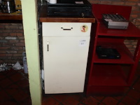 Kassameubel met lade en deur. afmeting 45 x 45 x 100 cm. - afbeelding 1 van  3